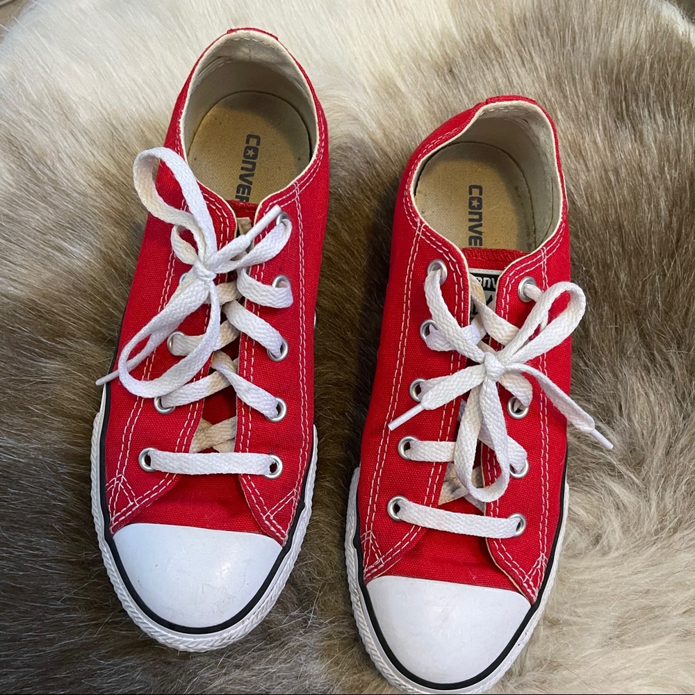 Converse (Red)